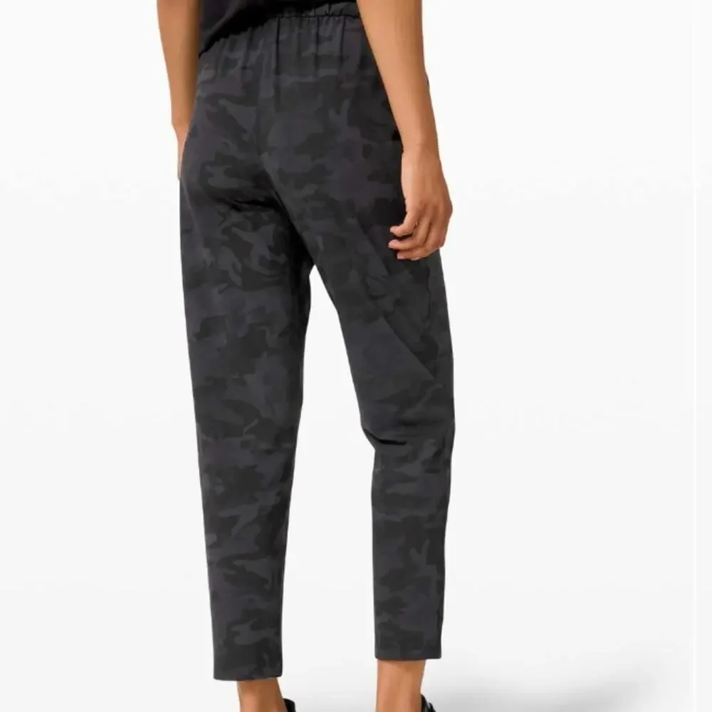 Lululemon Keep Moving Pant 7/8 High- RiseIncognito Camo Multi Grey | Size 4 - Picture 5 of 11